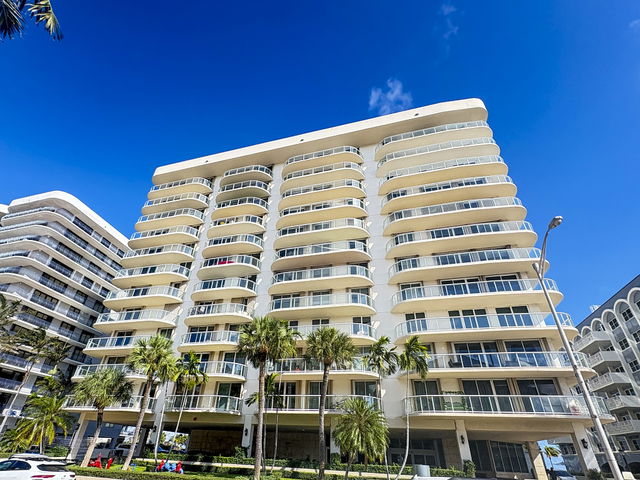 Champlain Towers East  photo 2